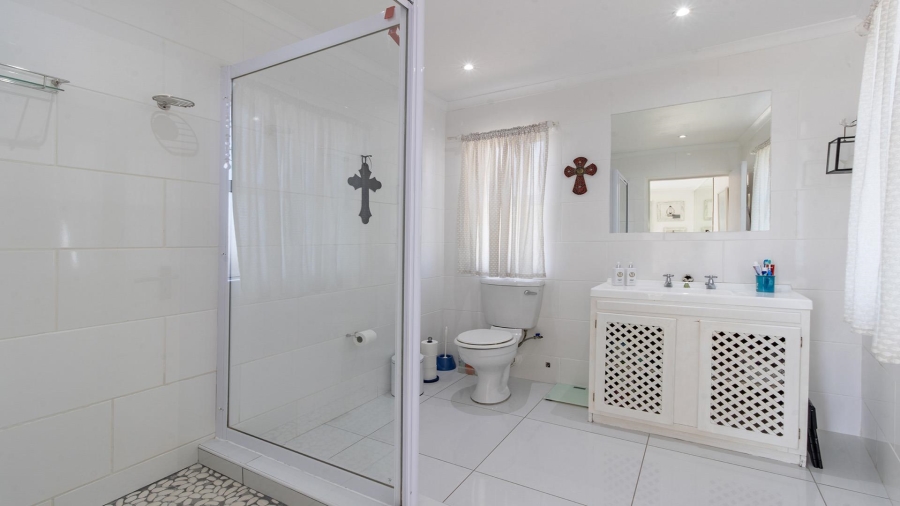 4 Bedroom Property for Sale in Grotto Bay Western Cape